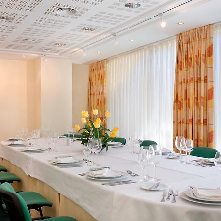 Holiday Inn Lisbon By Ihg Exterior photo