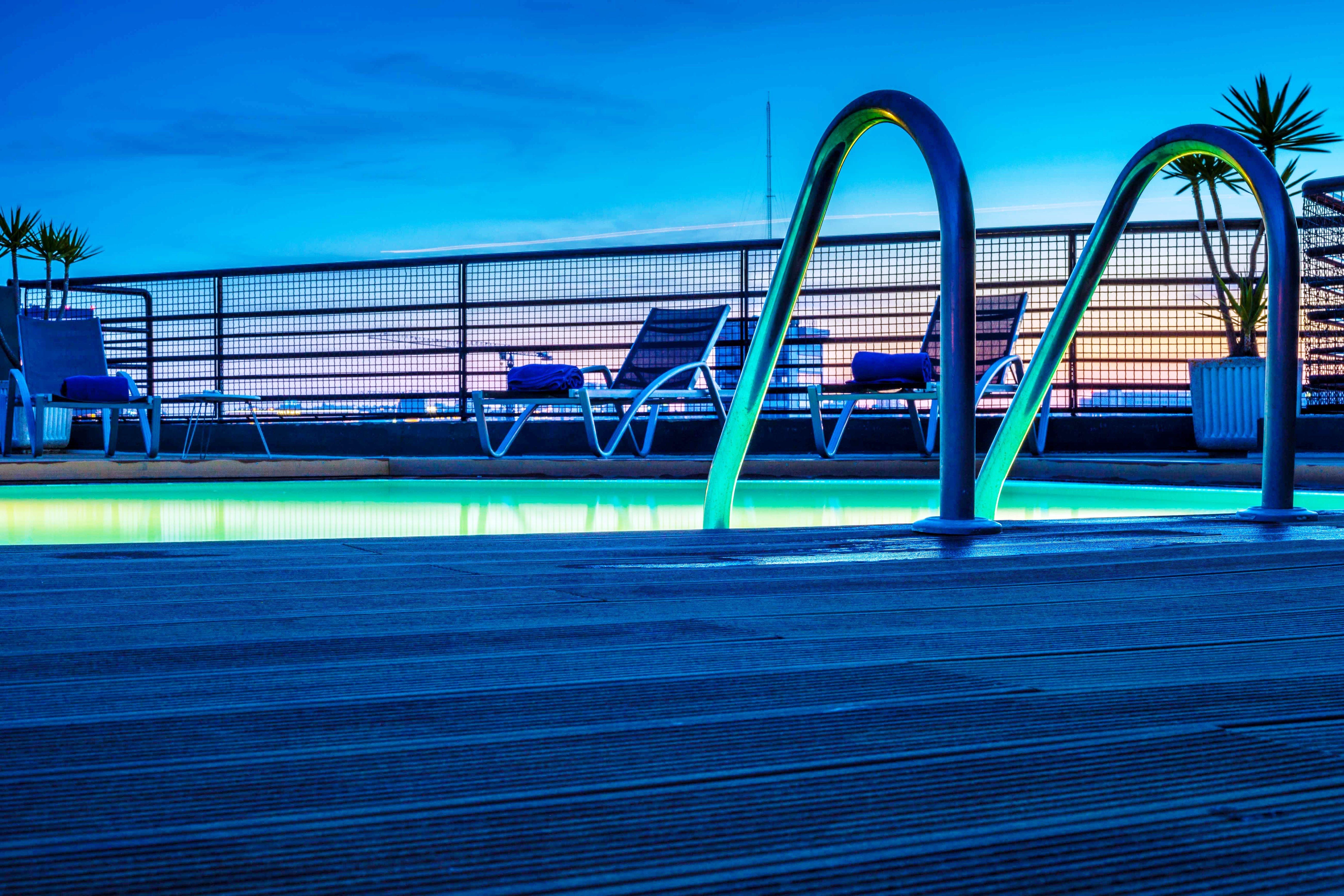 Holiday Inn Lisbon By Ihg Exterior photo