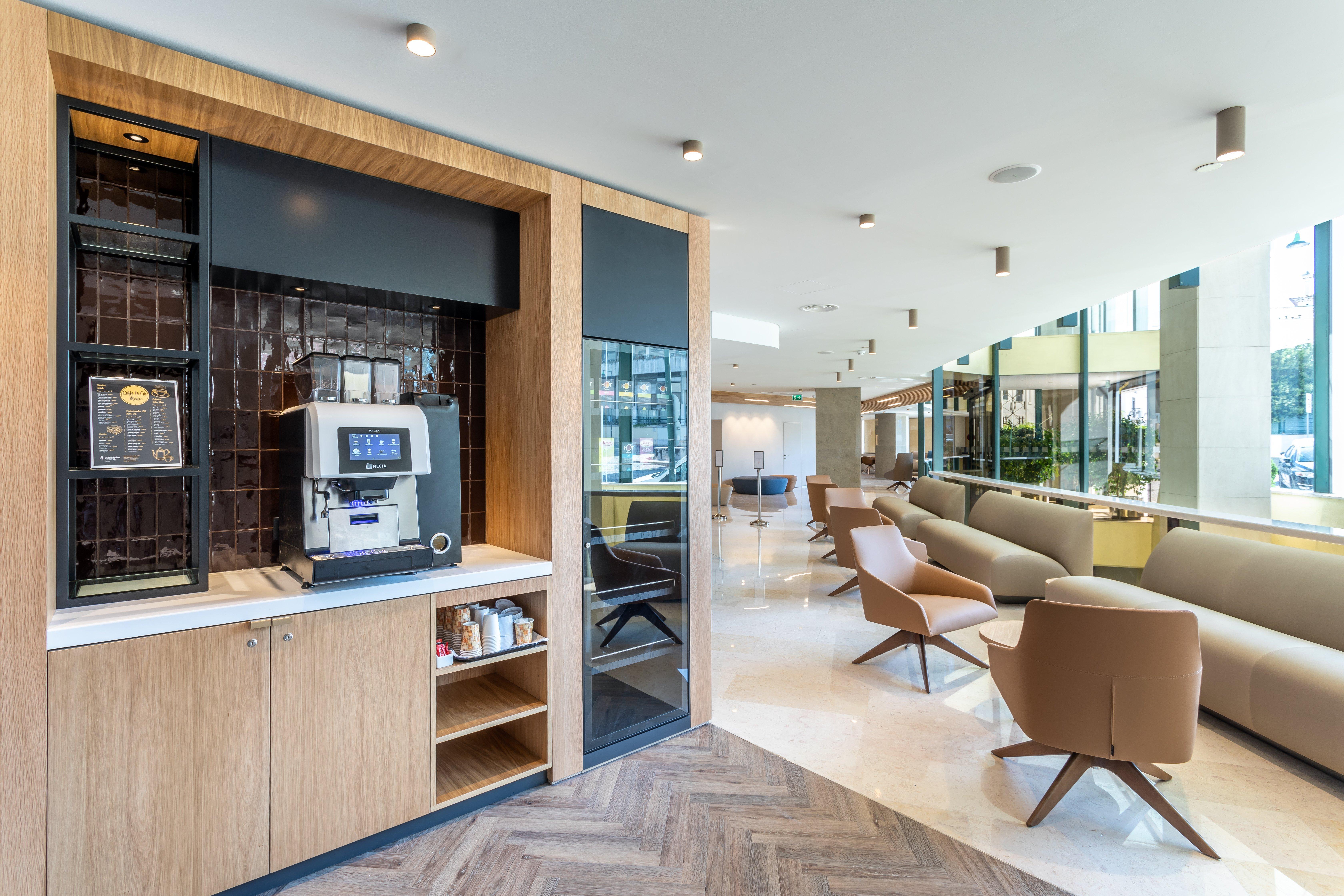 Holiday Inn Lisbon By Ihg Exterior photo