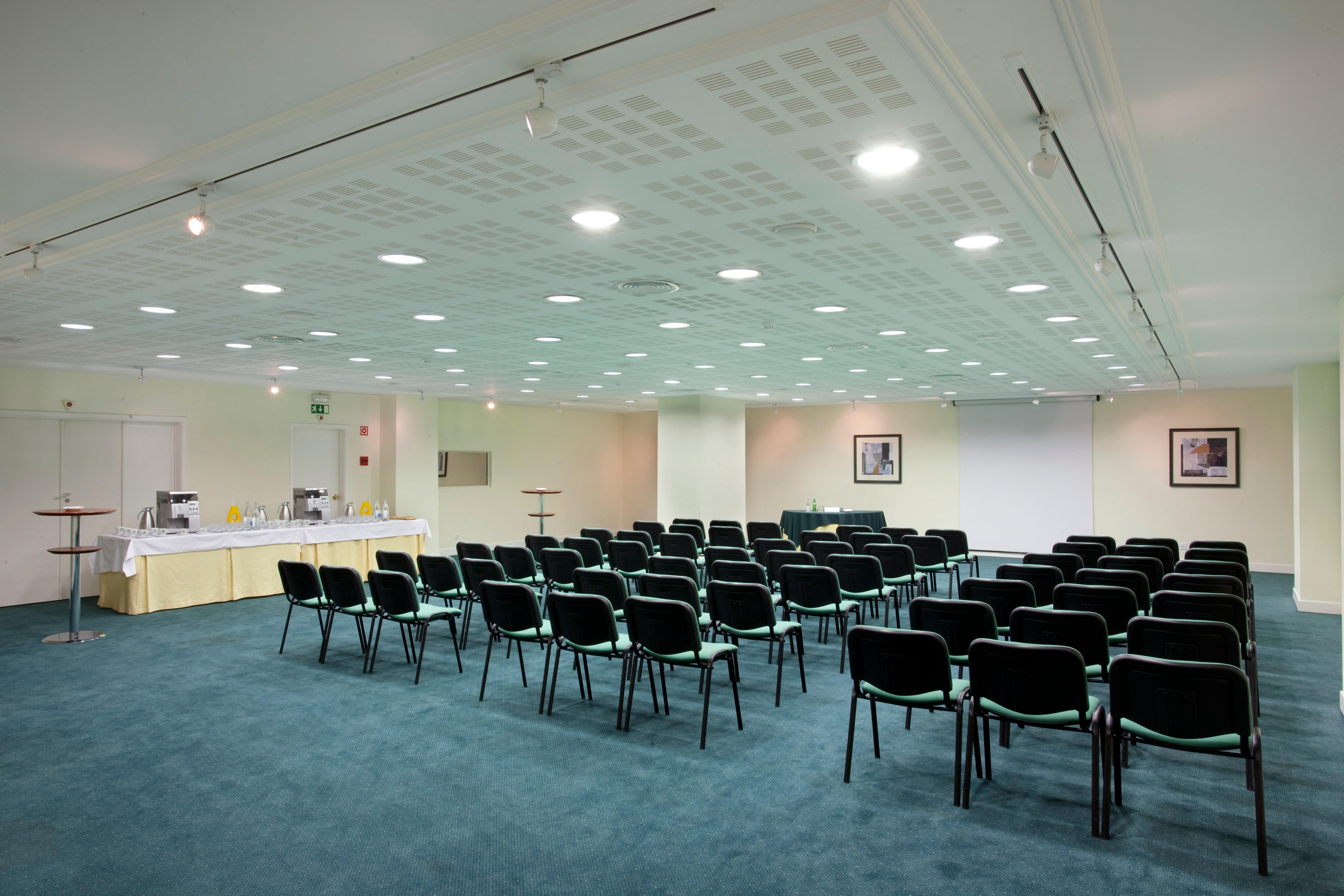 Holiday Inn Lisbon By Ihg Exterior photo