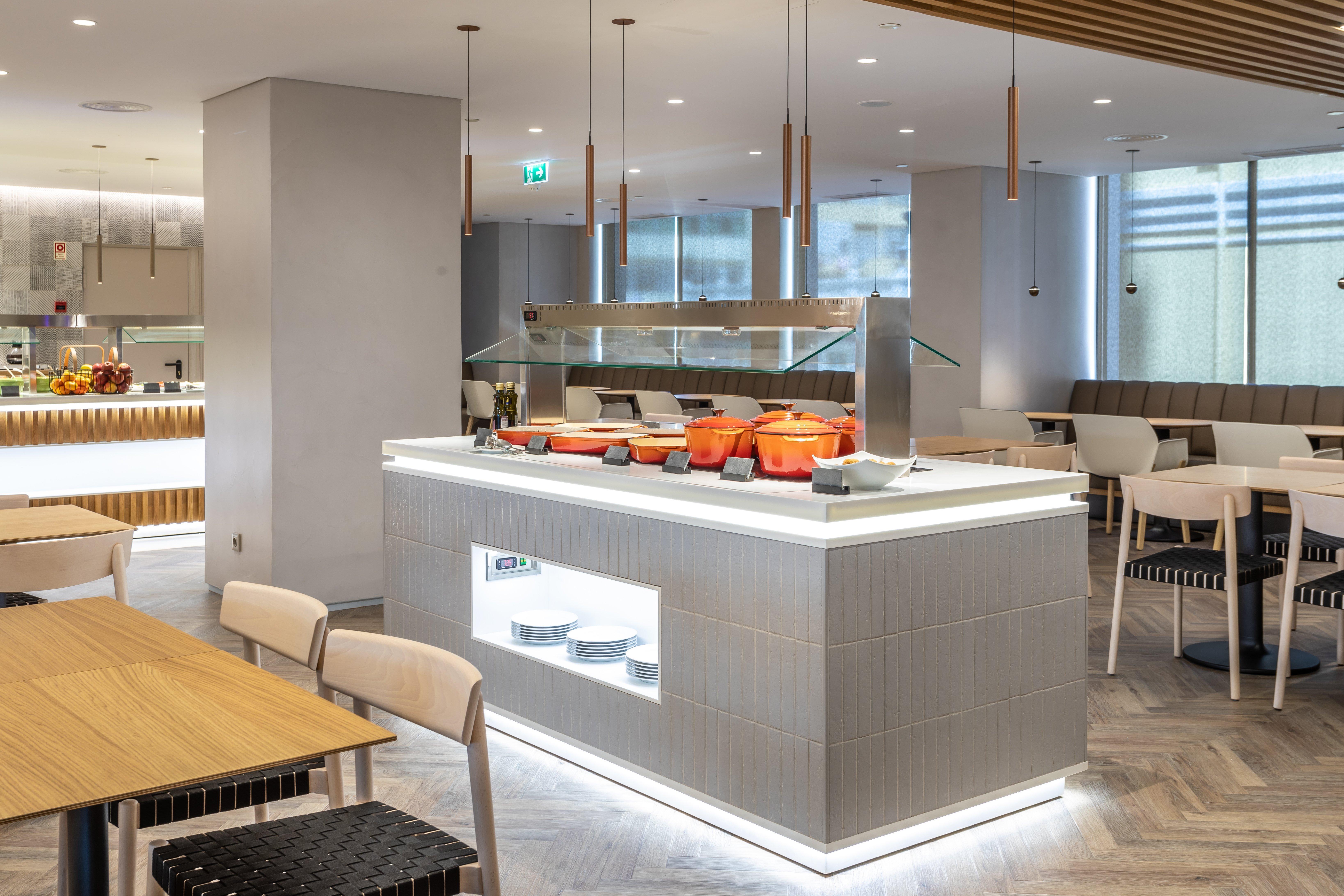 Holiday Inn Lisbon By Ihg Exterior photo