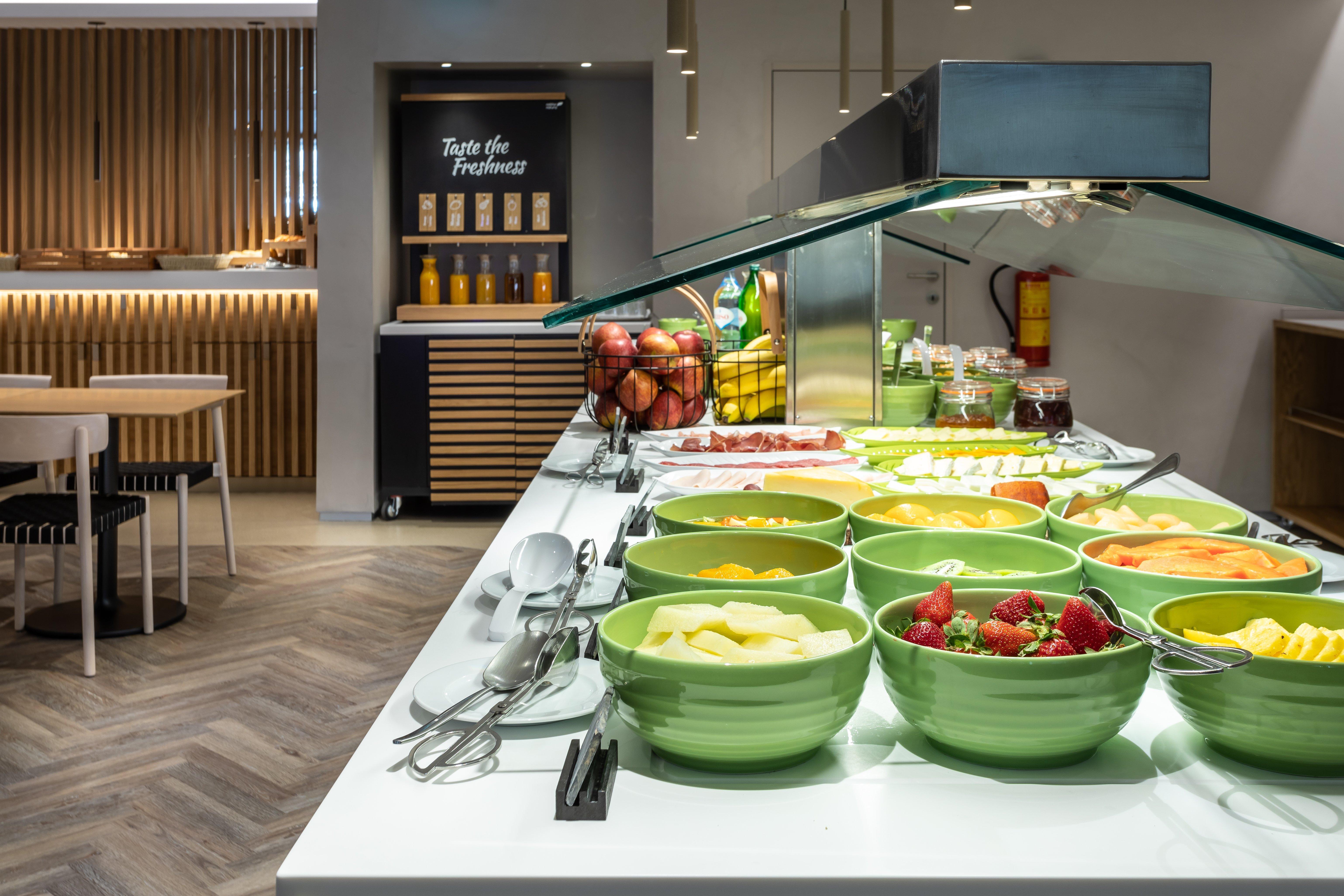 Holiday Inn Lisbon By Ihg Exterior photo