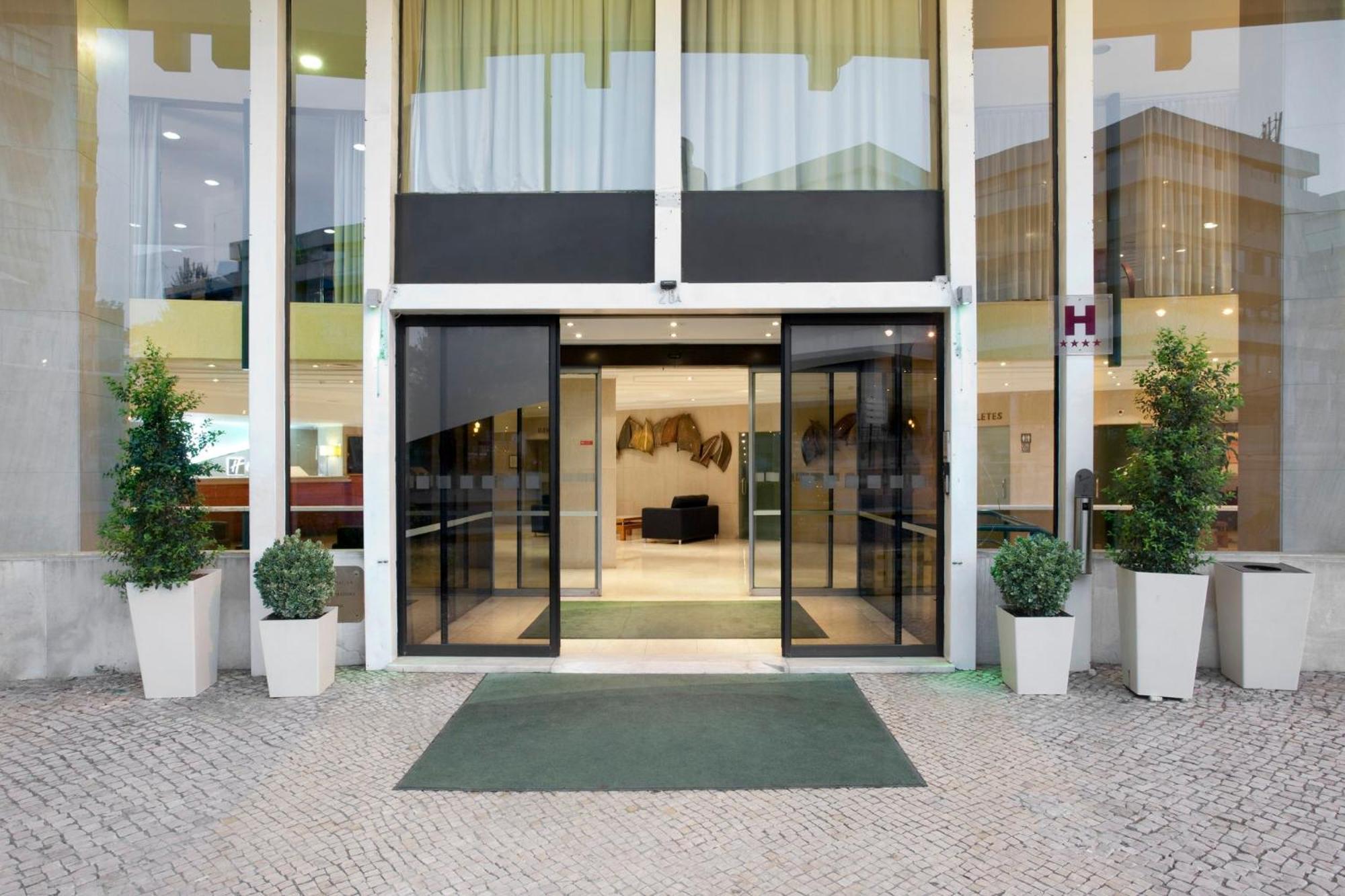 Holiday Inn Lisbon By Ihg Exterior photo